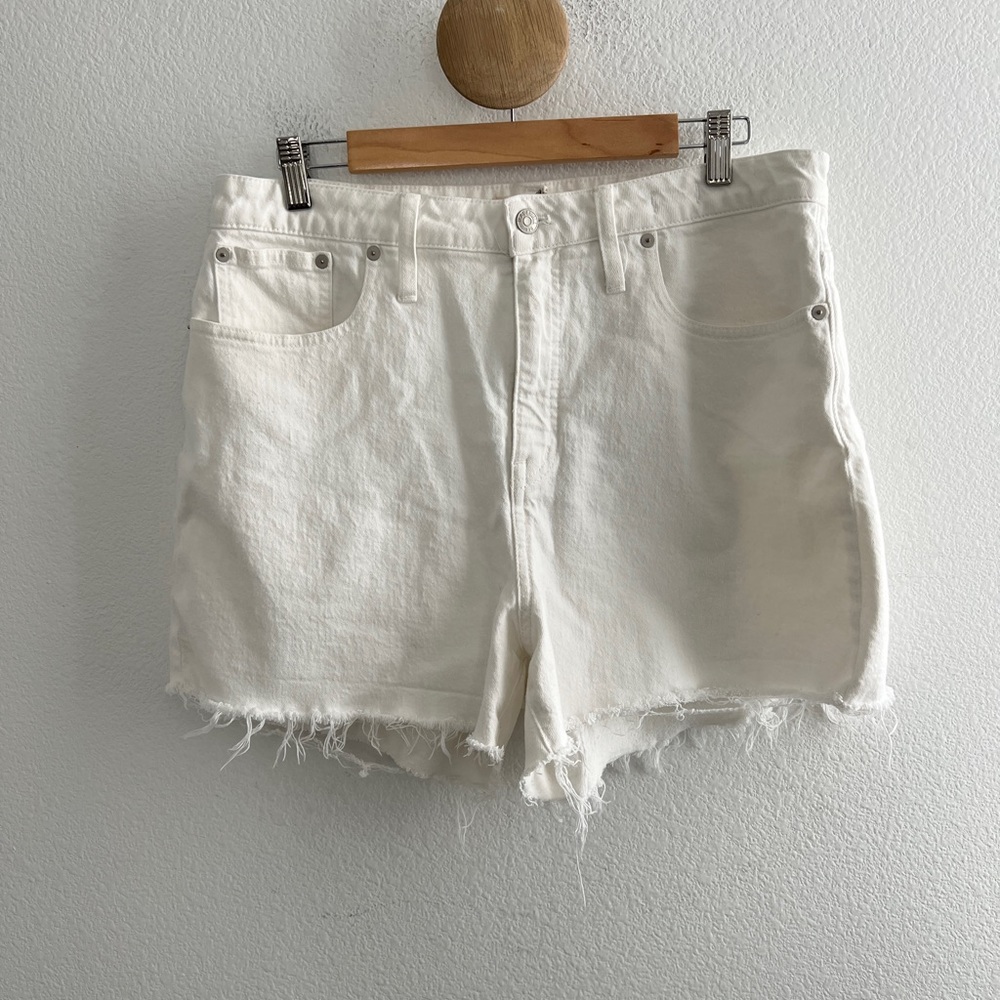 Madewell Curvy High-Rise Denim Shorts in Tile White